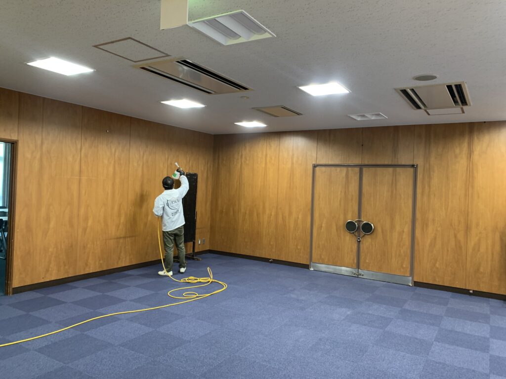 大阪市阿倍野区役所庁舎会議室に光触媒コーティング